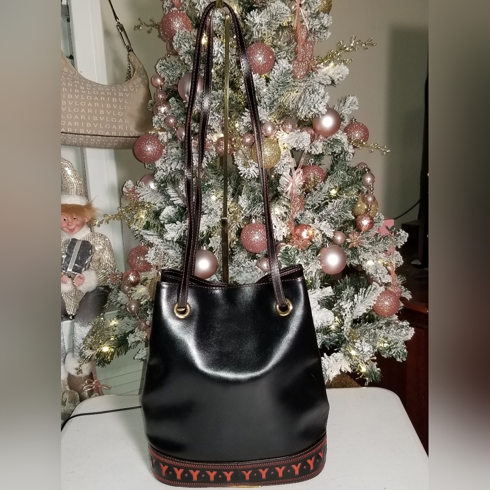 Authentic Yves Saint Laurent Black Leather bucket bag